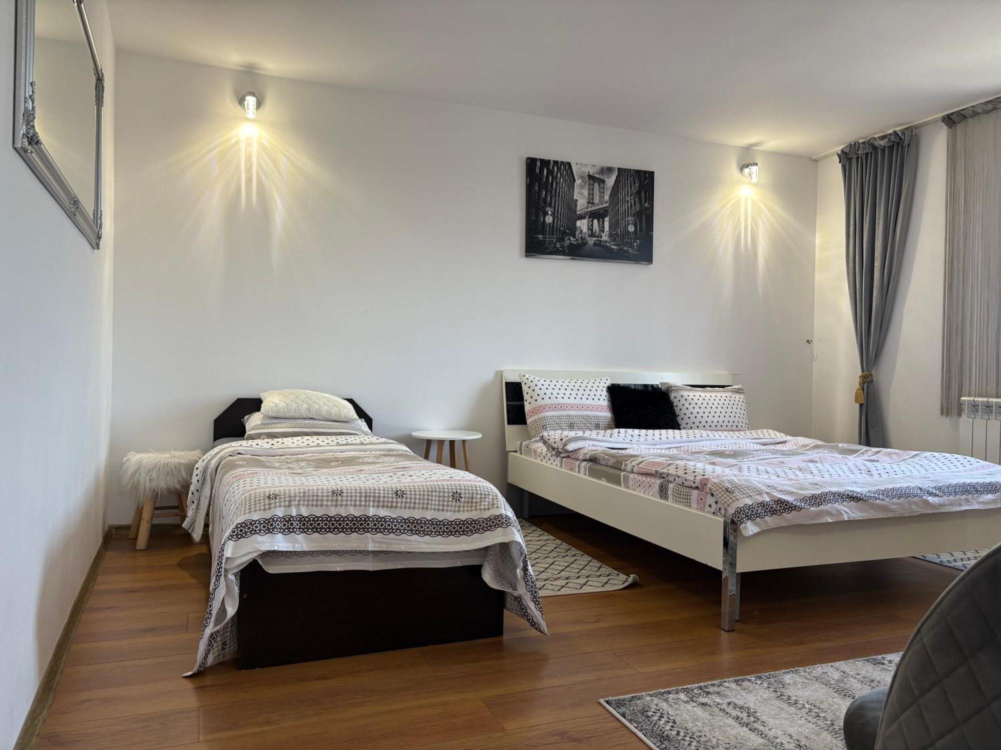 Vila Mik Guesthouse Sacele Exterior photo